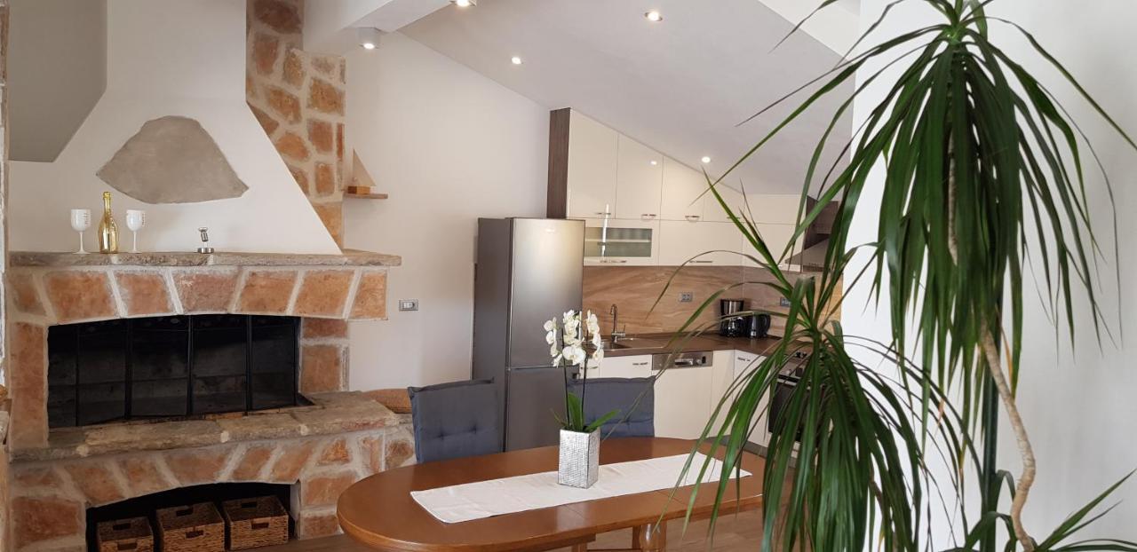 Apartments Huljic Hvar Town Exterior photo