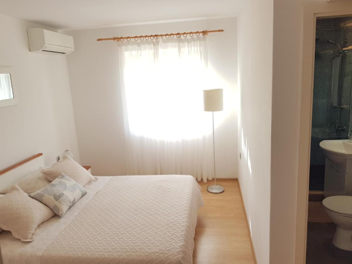 Apartments Huljic Hvar Town Exterior photo