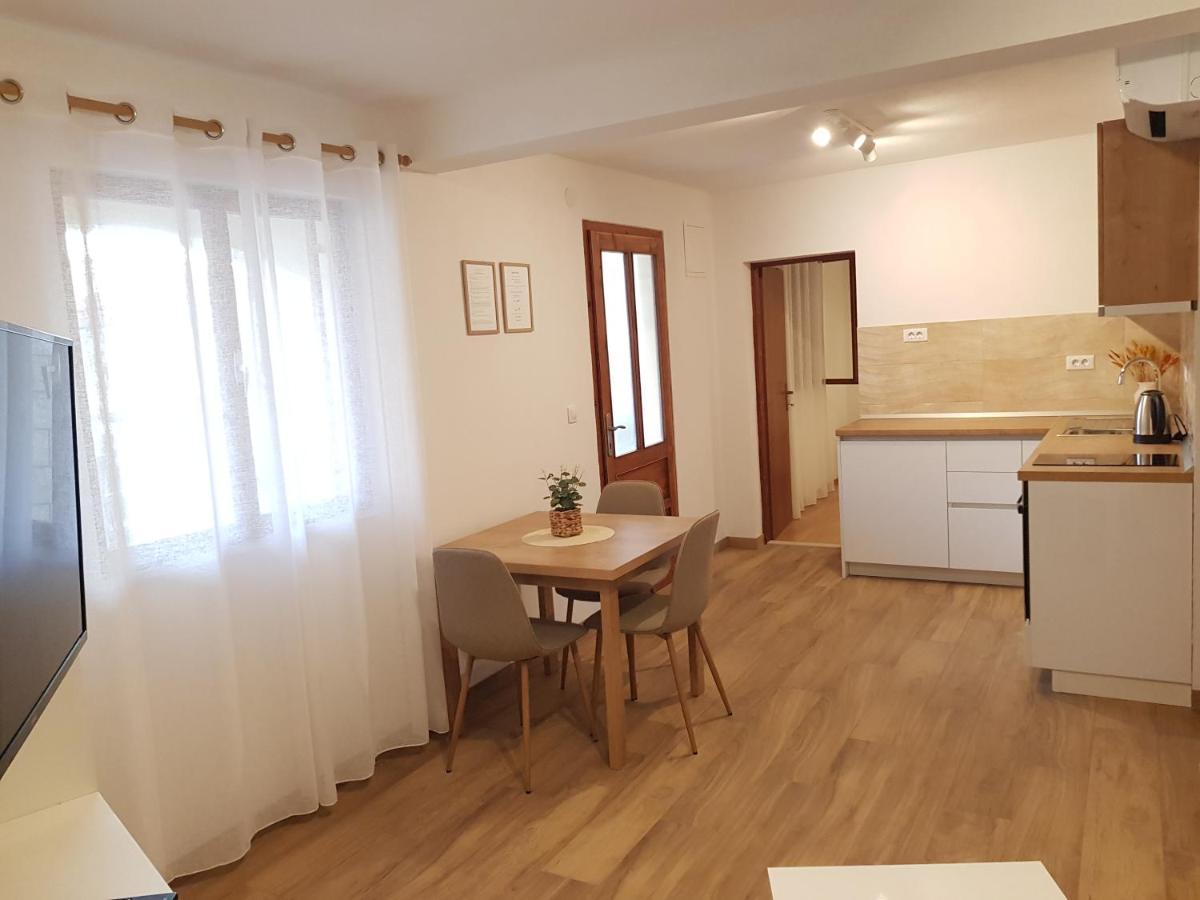 Apartments Huljic Hvar Town Exterior photo
