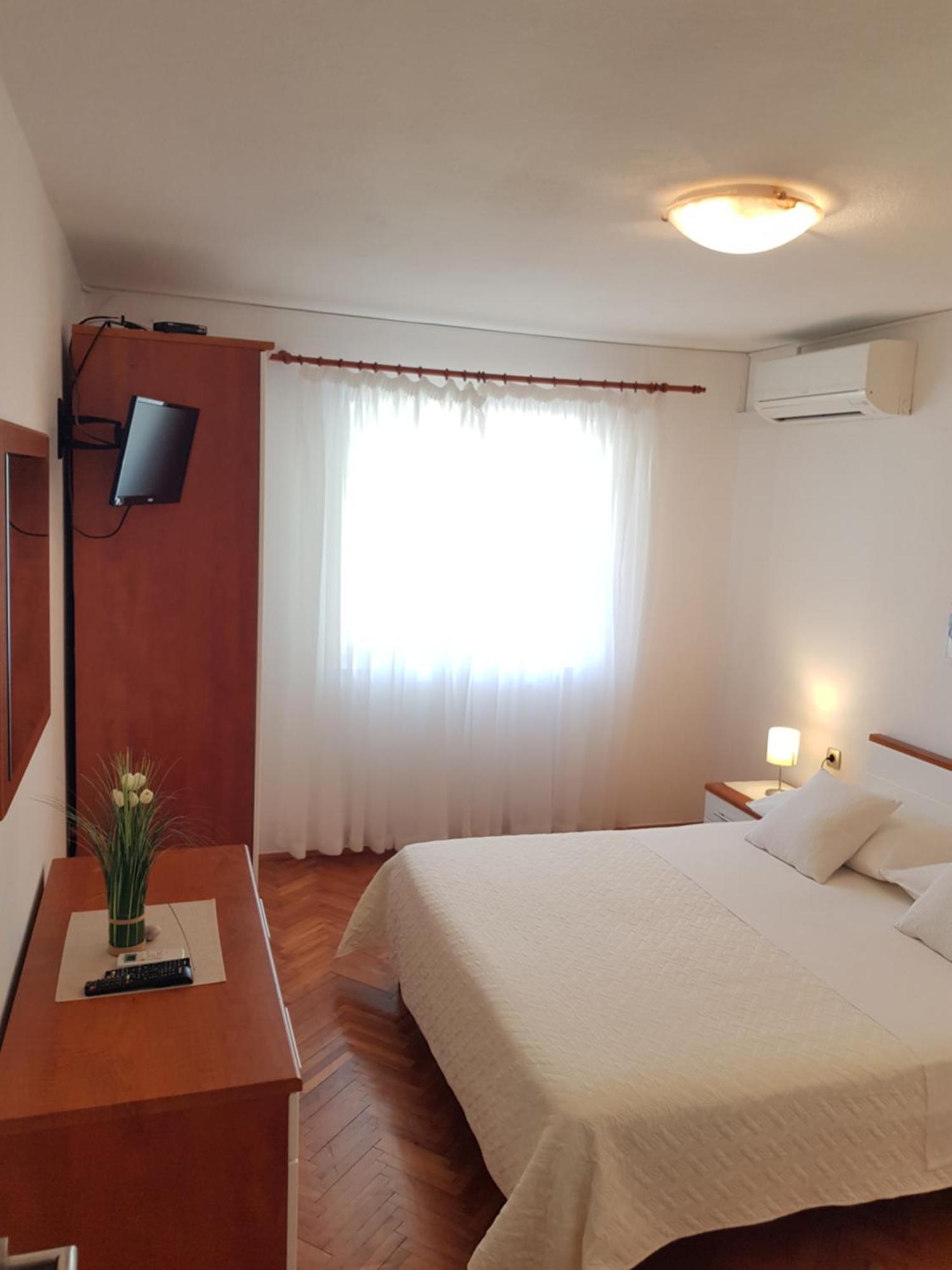 Apartments Huljic Hvar Town Room photo
